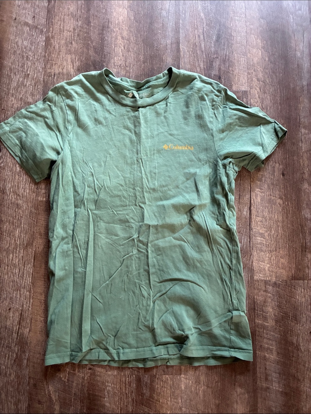 Columbia Women’s Short Sleeve T-Shirt in Olive Green